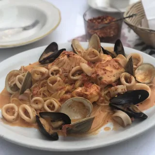 Zuppa di Pesce over Linguine