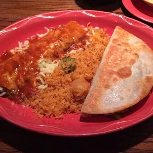 Mmm! Burrito, rice, and a chicken quesadilla !