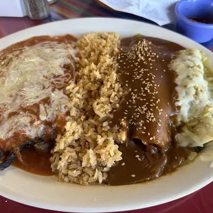 Kaufman Special (chilie relleno, mole enchilada, spinach and mushroom enchilada)