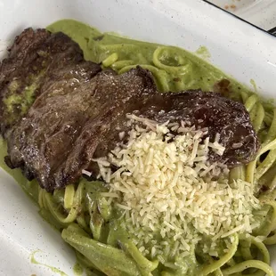 Tallarin Verde Con Bistec