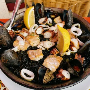 Arroz Negro Paella