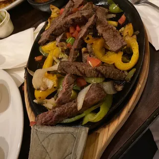 Steak fajitas with veggies