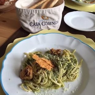 Linguine Al Pesto Con Carciofini
