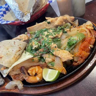Chicken and shrimp fajitas! DELICIOUS!
