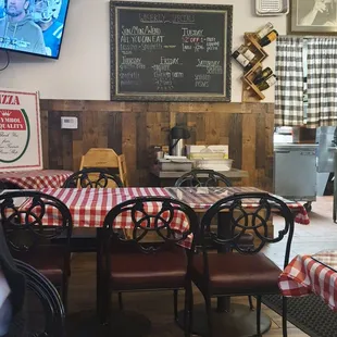 Biggest table, small and quaint like a dining room...very homestyle!