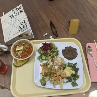 Lunch du jour, hot and cold teas.