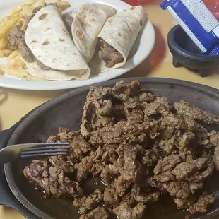 Sizzling fajitas (You can&apos;t hear the sizzle)