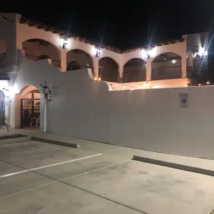 Outdoor dinning area