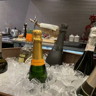 oysters and mussels, interior