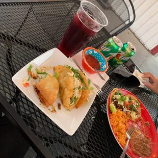 Hard tacos / asada taco plate