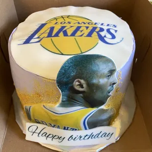 Lakers theme cake