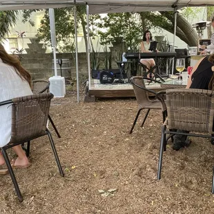 great food, drinks, live music, and outdoor vibe