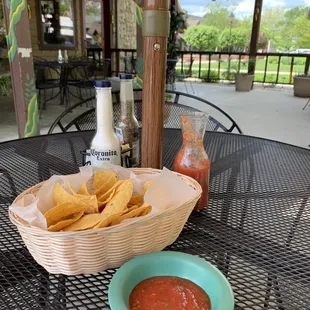 nachos, outside