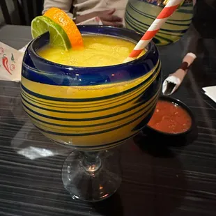 Frozen mango margarita