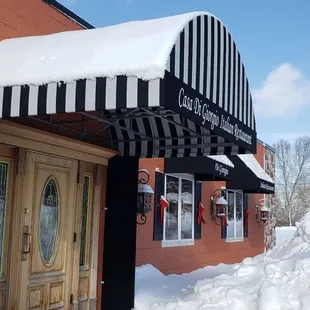 the entrance to the restaurant