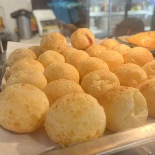 Pao de queijo (cheese bread)