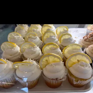 Lemon cupcake