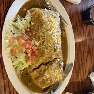 a plate of mexican food