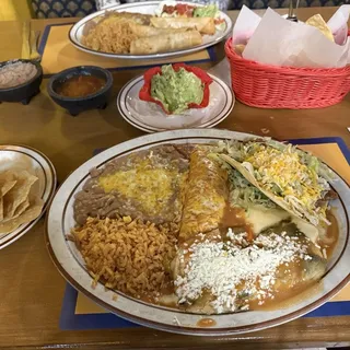 1 Chile Relleno, 1 Enchilada De Res, 1 Taco De Res