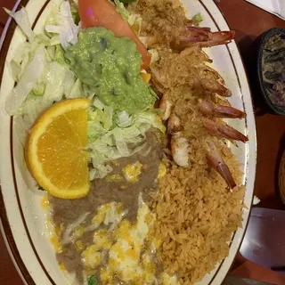 Camarones al mojo de ajo (shrimp with garlic sauce)