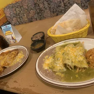 2 Enchiladas De Pollo, Queso O Res, Arroz Y Frijoles