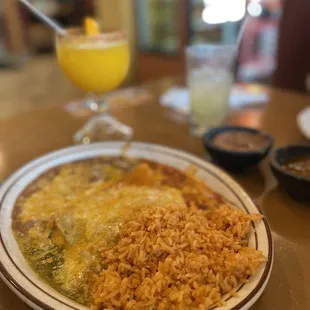 5. 2 Enchiladas de Arroz y Frijoles