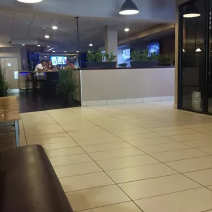 La chiquita restaurante venden rica comida