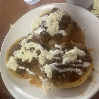 Sopes Caseros con Carne Molida