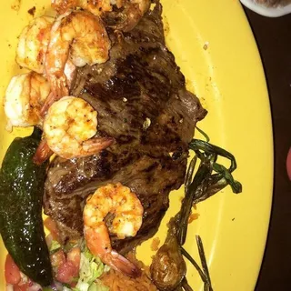 Carne Asada con Camarones