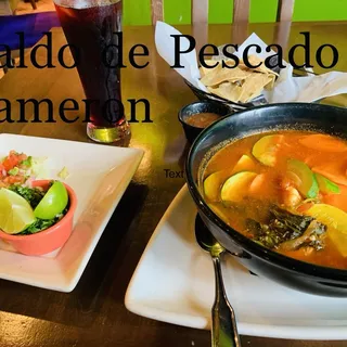Caldo de Pescado y Camaron