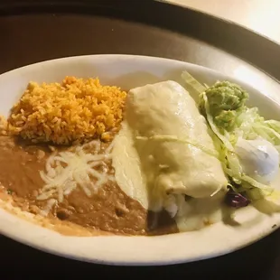 a plate of mexican food