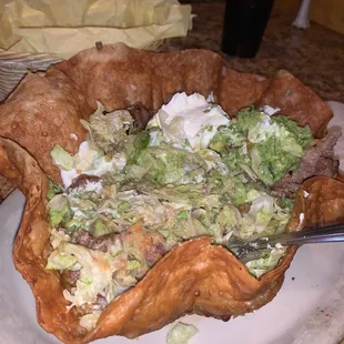 Concha salad with carne asada