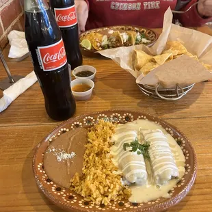 Chicken Tamales w/white sauce