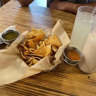 -Agua de limón- limeade water  -Agua de horchata- cinnamon, rice water, milky drink -Chips and salsa