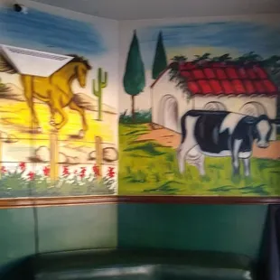 vaca y caballo walls