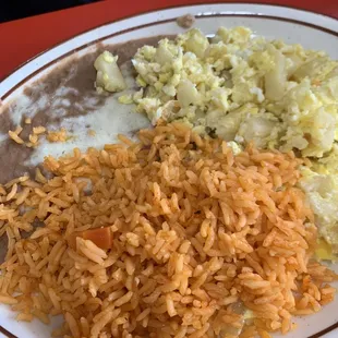 Scrambled eggs with potatoes