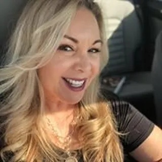Lisa L.