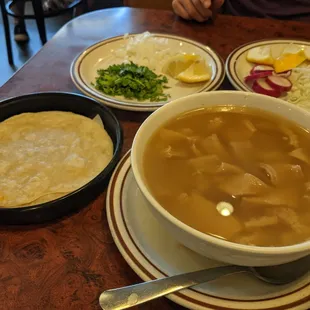 Menudo blanco + flour tortillas.