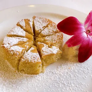 Tarta De Santiago (almonds)