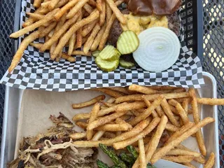 The Que Barbecue & Brew