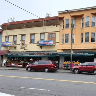 a view of a street corner