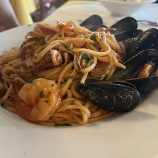 Linguini alla Pescatore Di St. Angelo (Ischia)
