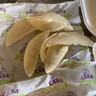 These are the fajita shells I was given.... for their $21 steak chicken and shrimp fajitas. Ps I got 3 shrimp and 3 tiny slices of chicken