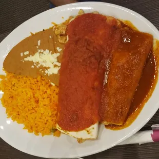 a plate of mexican food