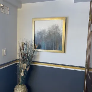 Bathroom decorations