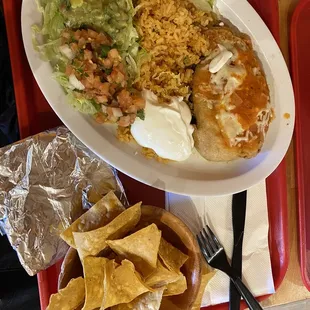 a plate of mexican food