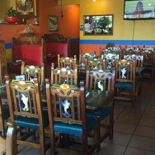 Dining room before the lunch rush