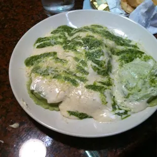 Spinach cheese ravioli. More like cheese soup ;)