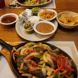 Beef fajita and all the sides ithat come with it. A feast at an unbelievable price. Served sizzling hot, it is guaranteed to delight you.