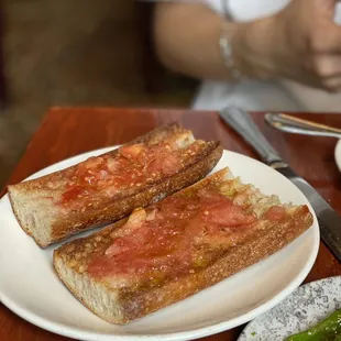 Pan con Tomate